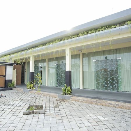 V Canggu Dormitory Dış mekan fotoğraf
